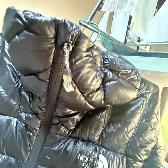 The North Face Shiny Black men’s Puffer Jacket - Picture 10 of 11